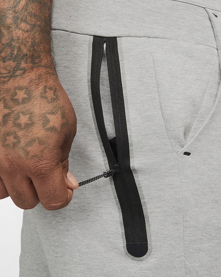 Nike tech fleece joggers black hotsell